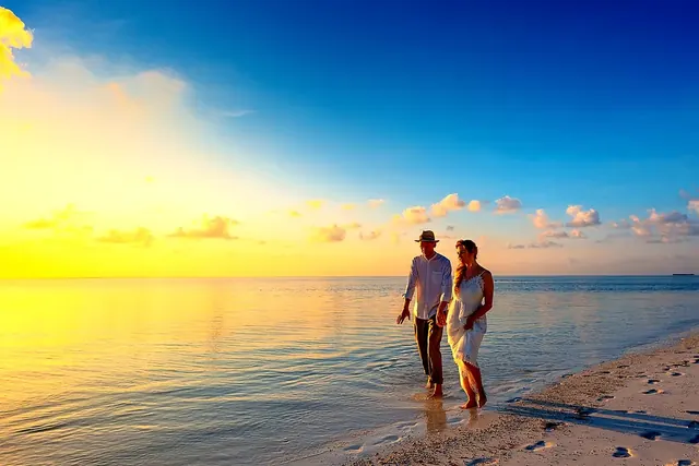 La Grande Traversée: couples & honeymoon speedboat