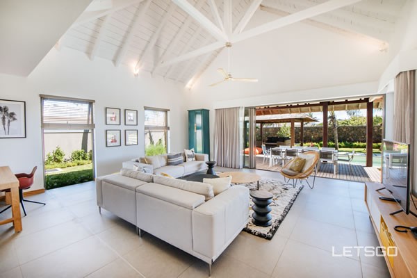 Elegance Villa - Living