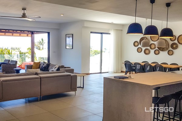 S Penthouse - Living